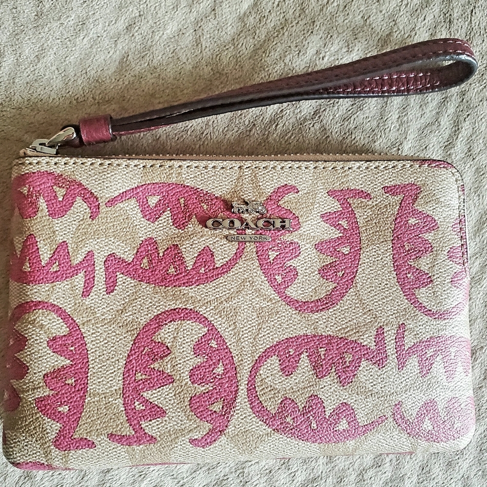 Coach wristlet special edition - Picture 1 of 7